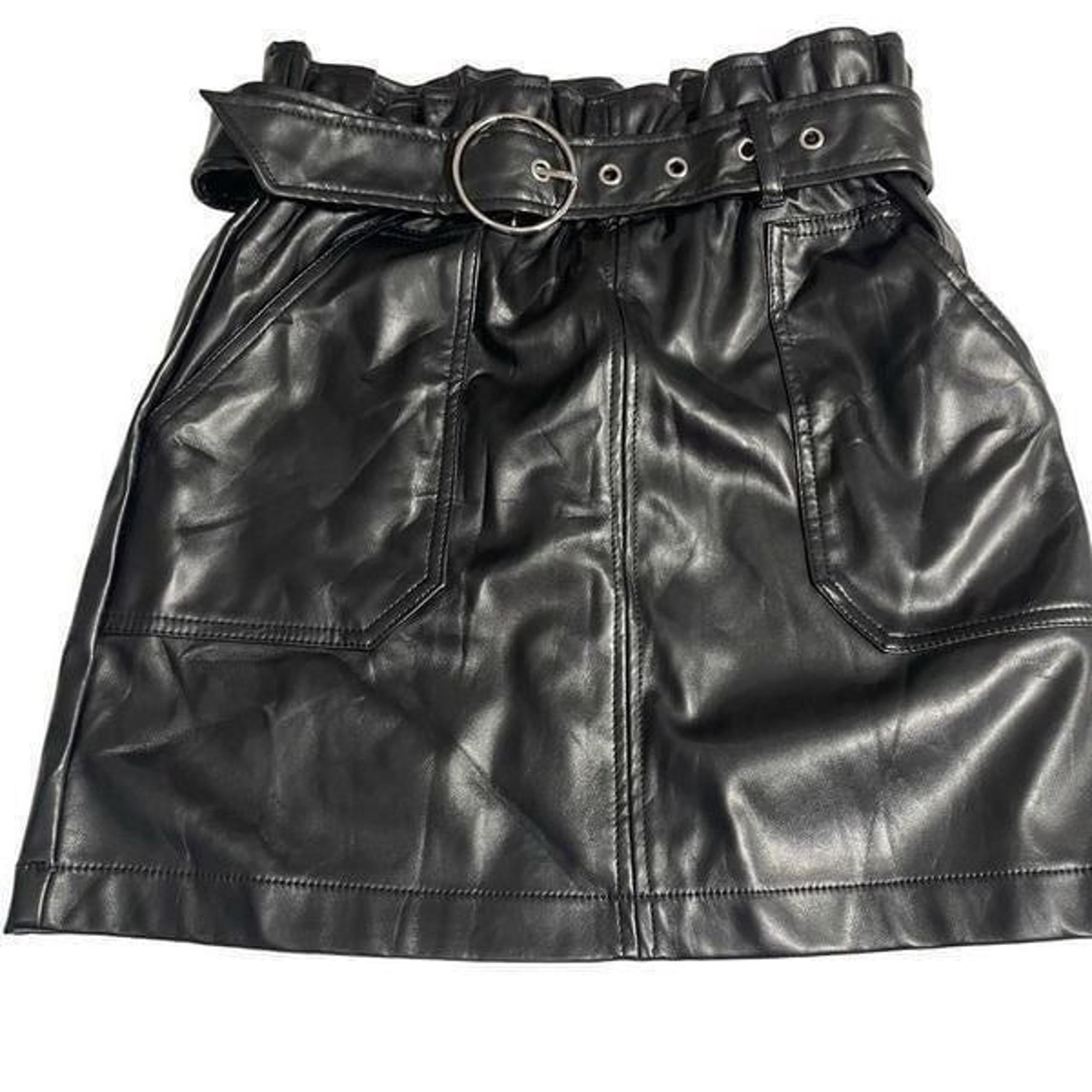 Haute Monde Black Faux Leather Belted Mini Skirt Size Small Style# HMS40221