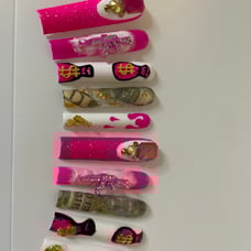 Press on nails