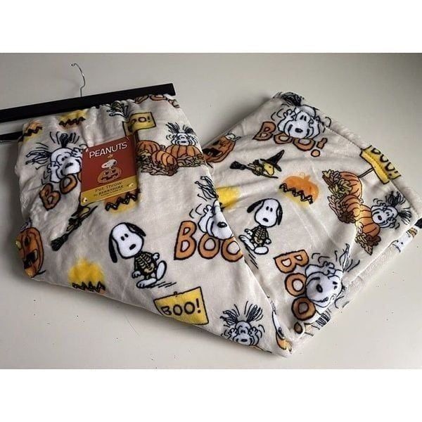 Peanuts Halloween BOO Soft Blanket Throw Skeleton Snoopy Woodstock 50X70” NEW