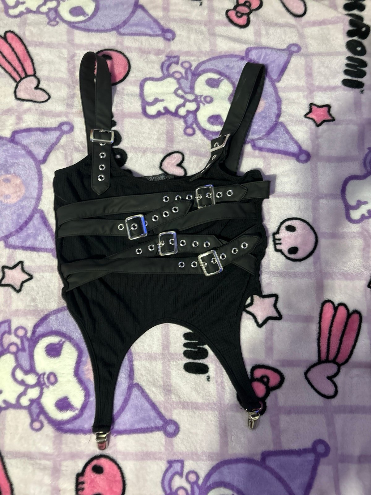 Widow belt garter top