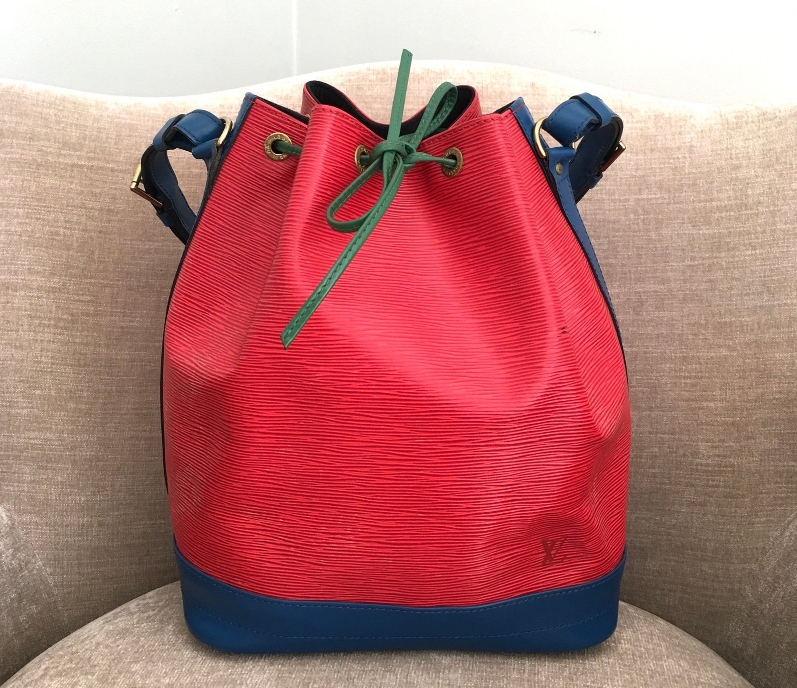 Authentic Louis Vuitton Epi Tricolor bucket bag