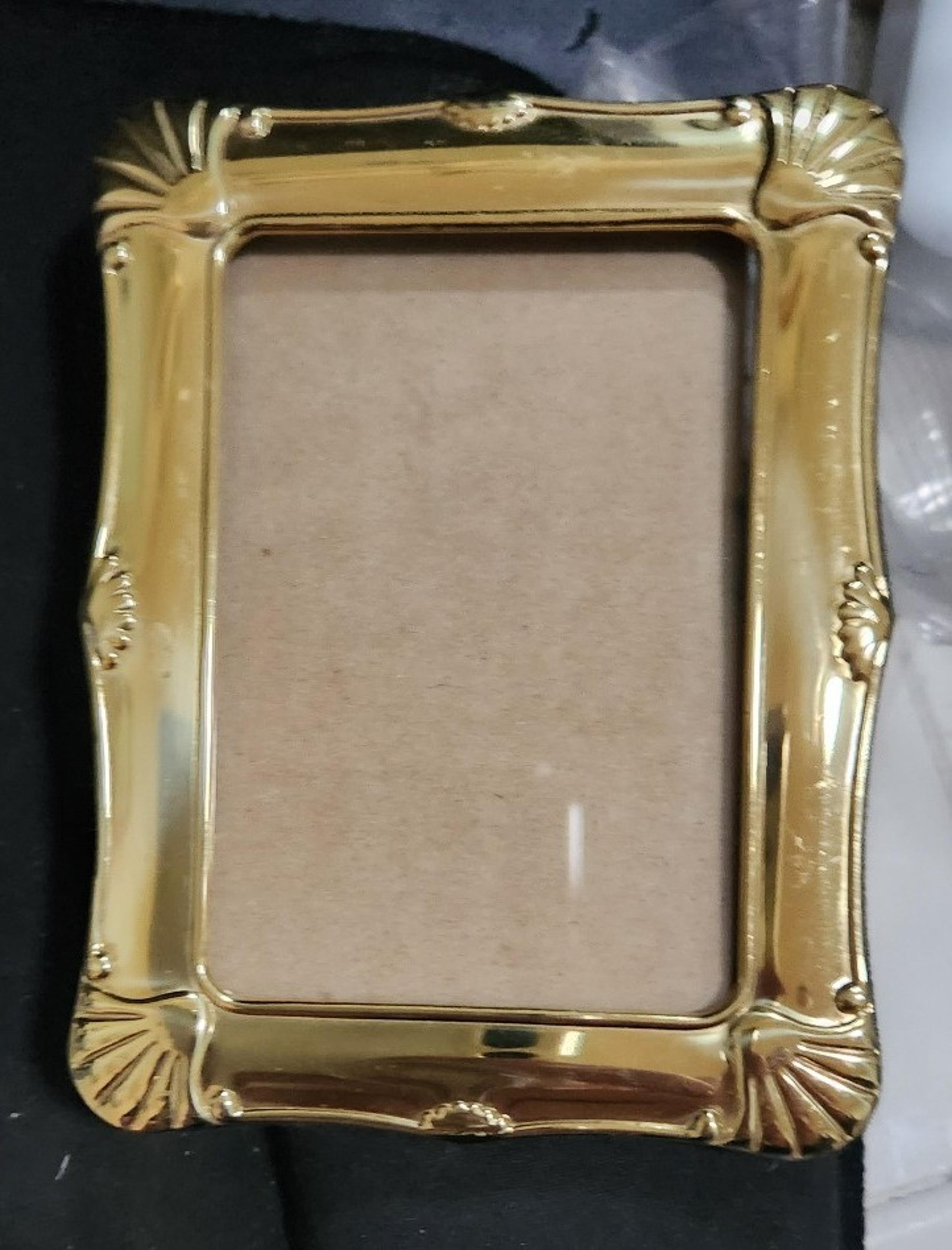 Vintage Solid Brass Tabletop Picture Frame with Shell Design - 3.5" X 5"