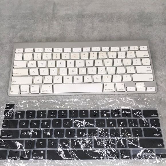 Apple Wireless Bluetooth Keyboard A1314 Slim With new Cover