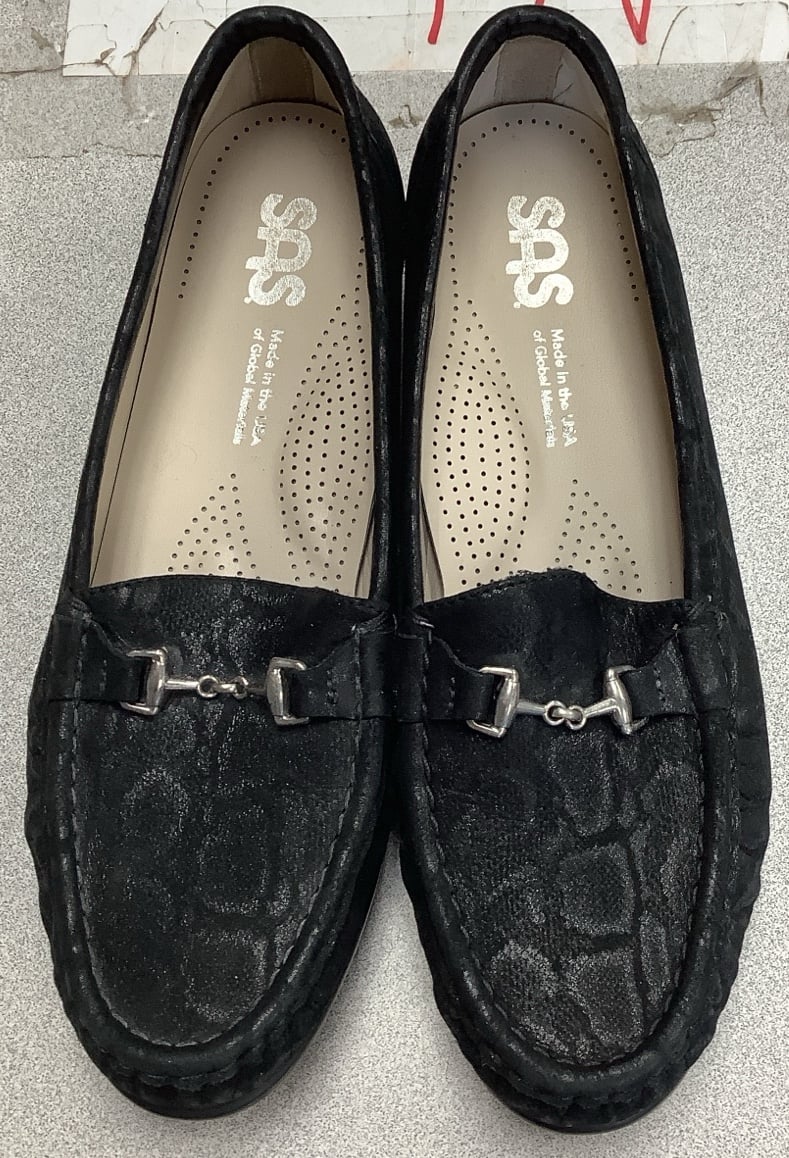 SAS metro slip on loafer size 8m
