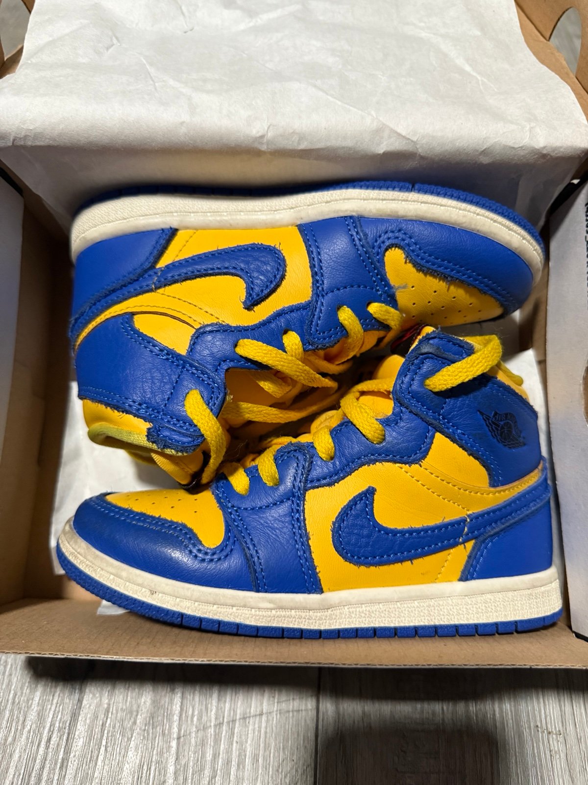 Jordan Retro 1 High OG TD 10C -Varsity Maize/Royal Sail