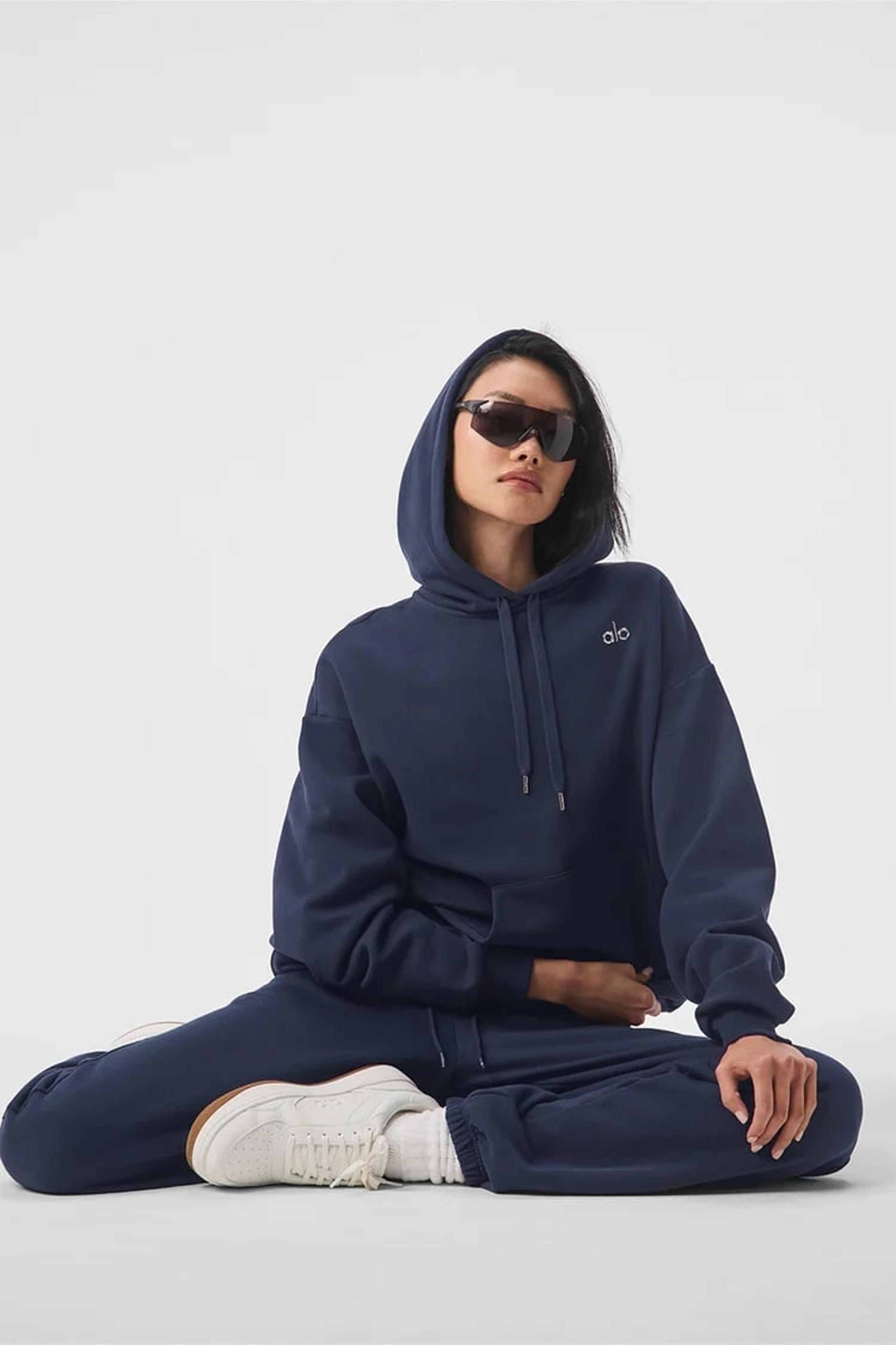 NWT Alo Yoga Navy Accolade Hoodie Size XS