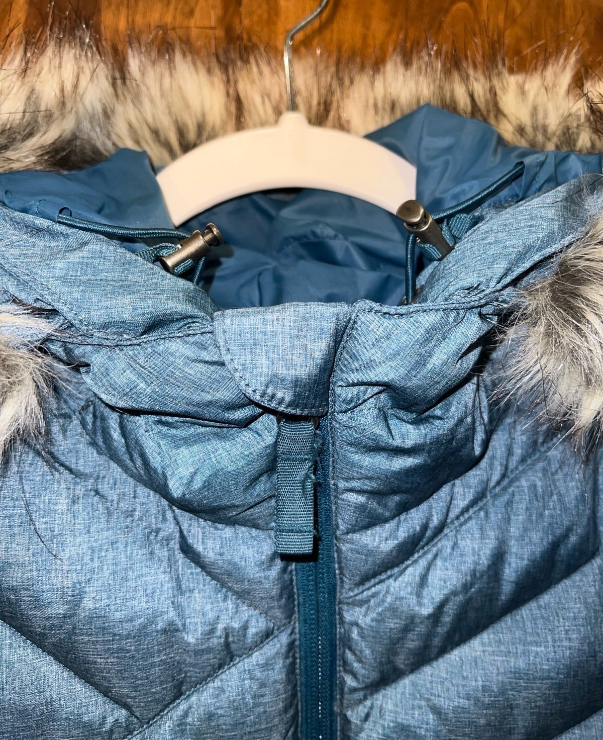 Eddie Bauer Small Women's Classic Down Vest w/ removable faux fur hood As New