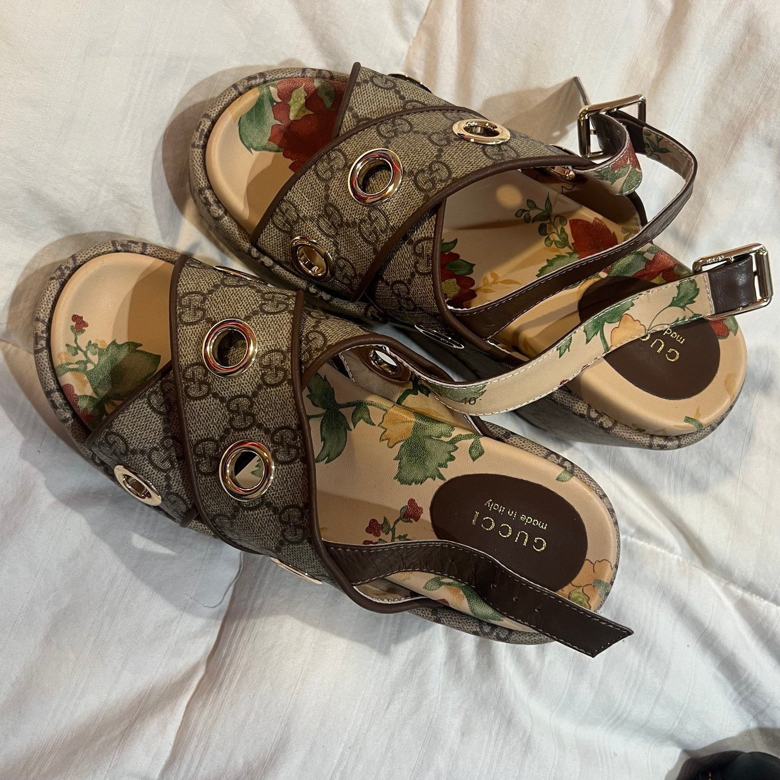 Gucci Angelina GG Logo Eyelet Platform Sandal Wedge 40