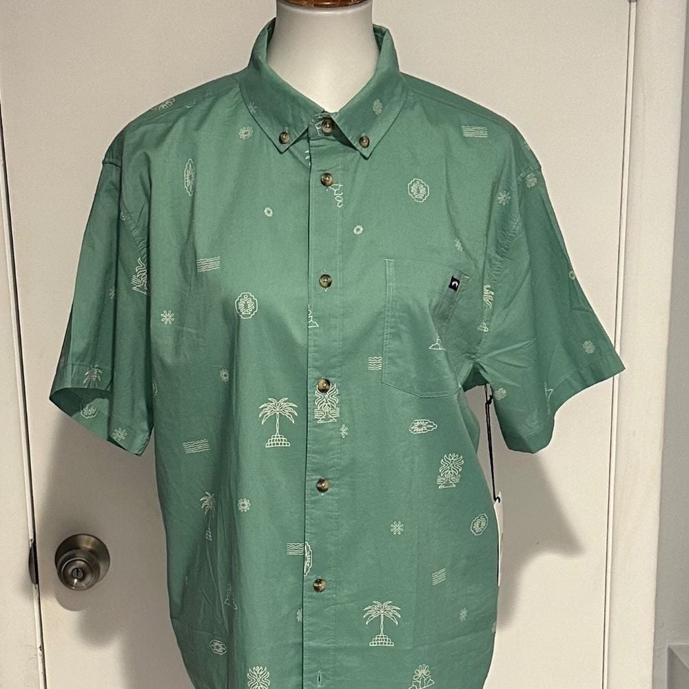 BILLABONG Surf Shirt - Size S. NEW With Tag.