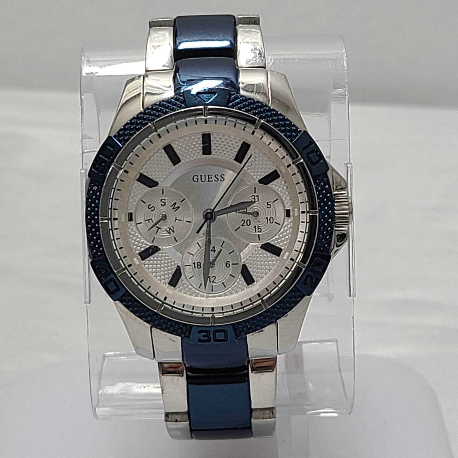 GUESS W0235L6 LADIES Multi-function BRAND GUESS TWO TONE 50m WR NEW BATTERY