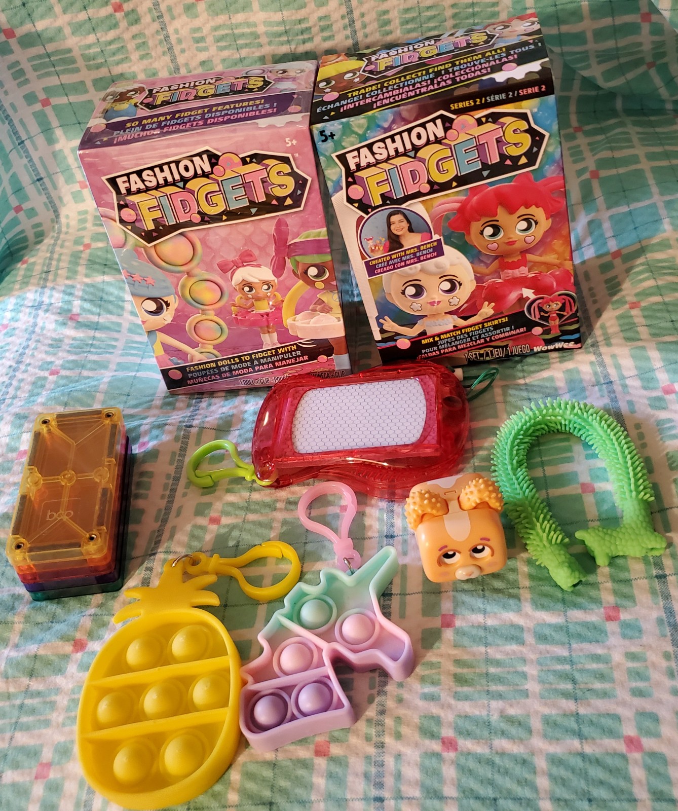 FASHION FIDGETS DOLLS TWO & BONUS ITEMS!