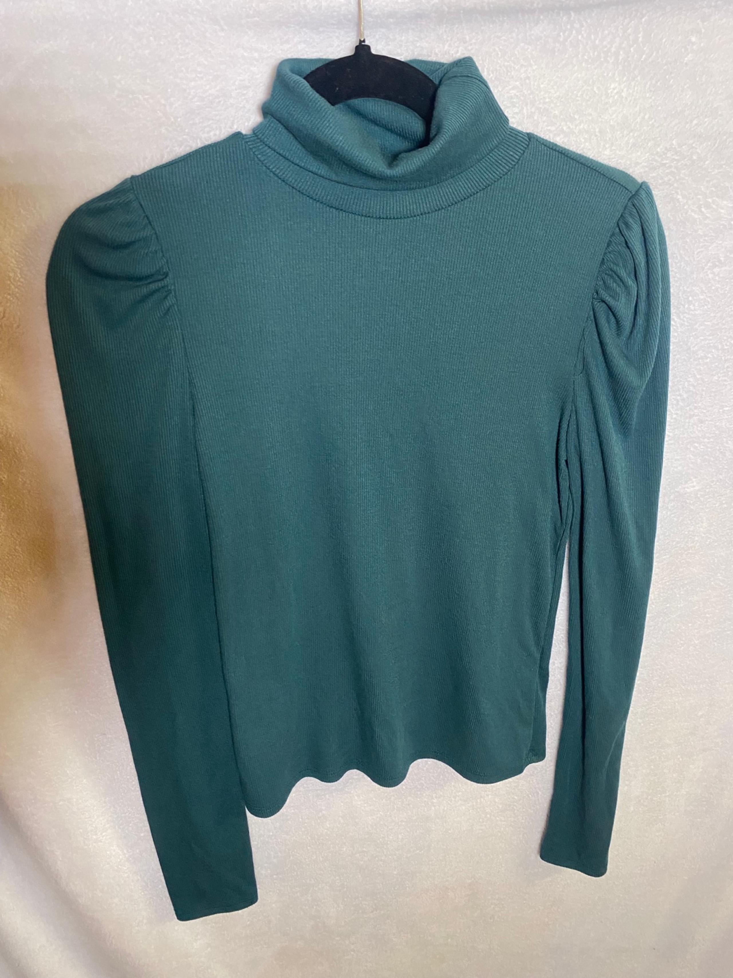Women’s Fashion Nova Turtle Neck Shirt Size S