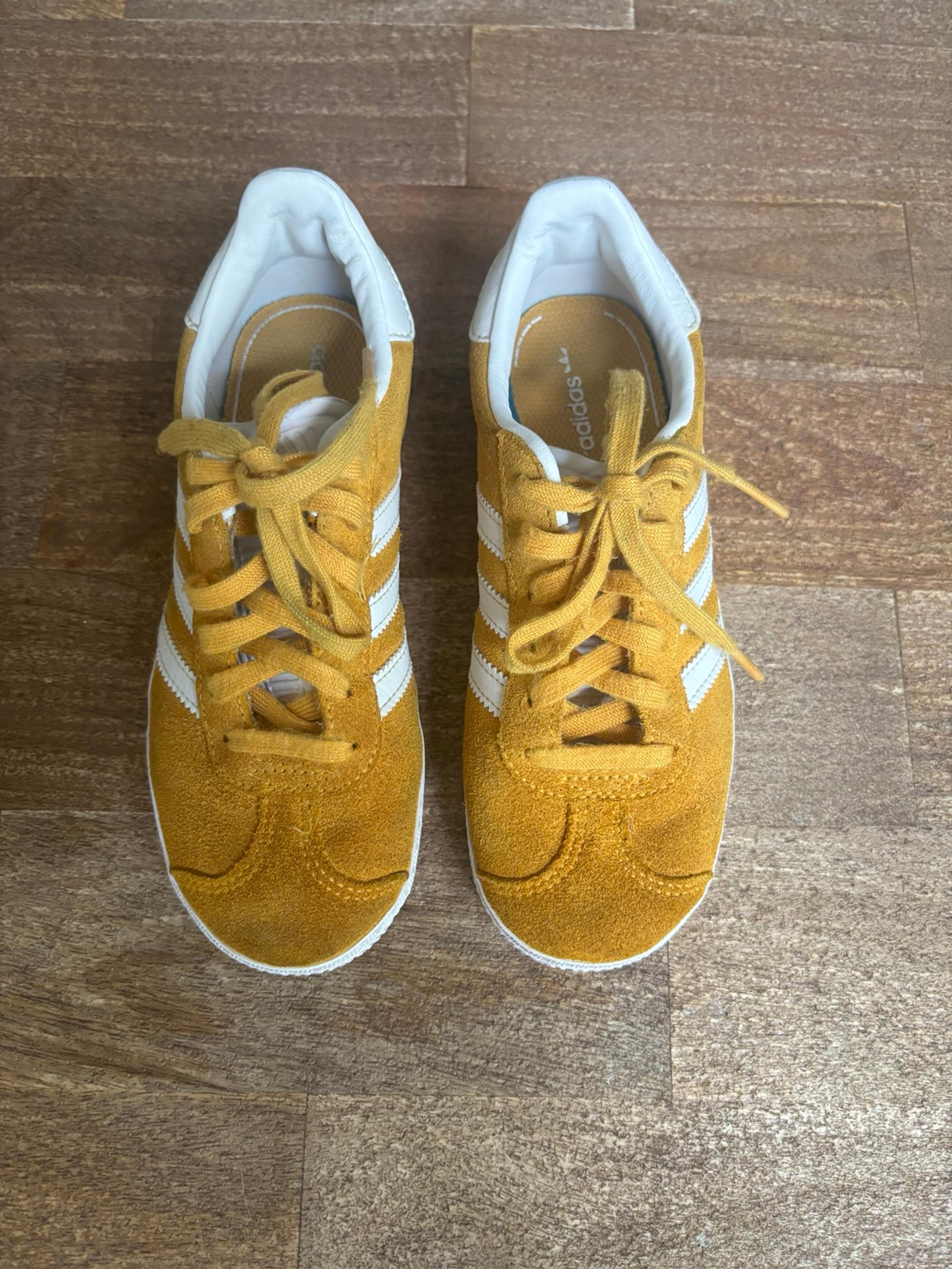 Kids Adidas Originals Gazelle Low Top Sneakers Yellow/White/Gold size 13.5
