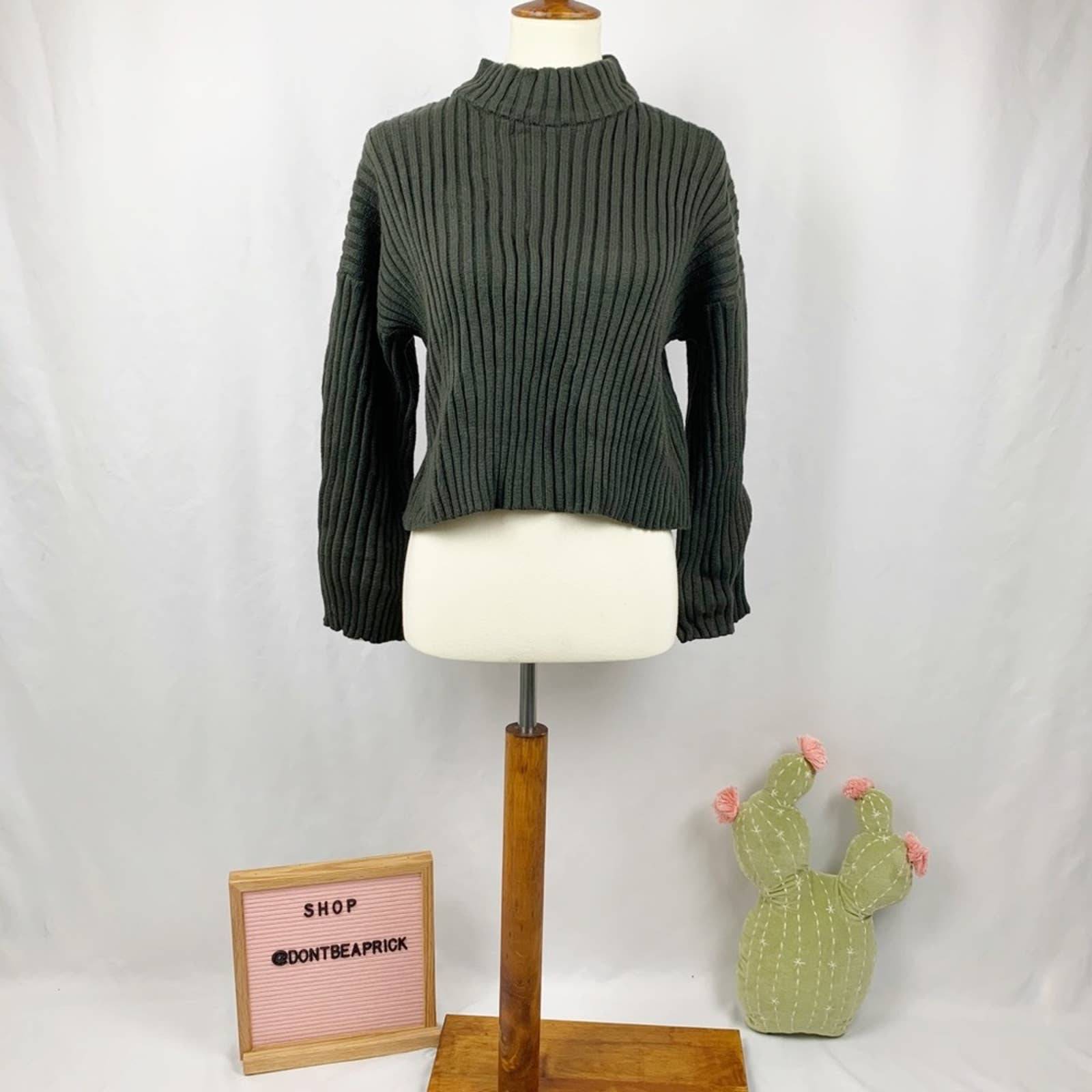 Zara Dark Green Sweater w/ Zippers