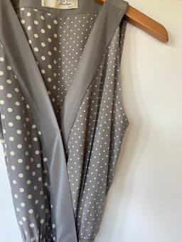 Item photo preview #3