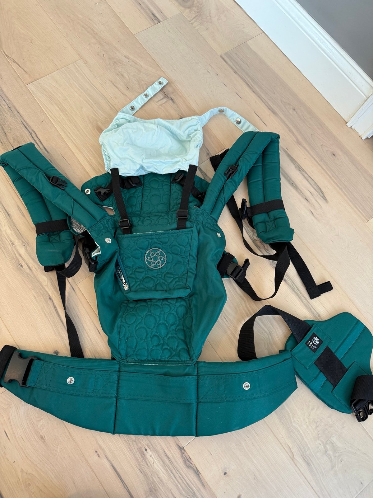 Lillebaby complete Emerald embossed carrier