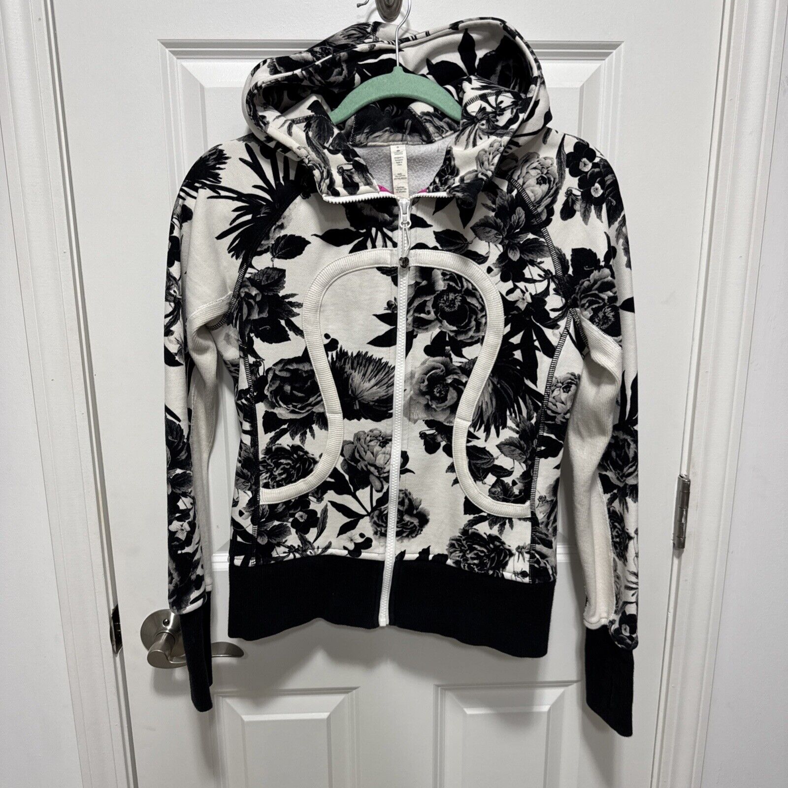 Lululemon Lined Scuba Hooded Full Zip Stretch Brisk Bloom Black White Womens 6