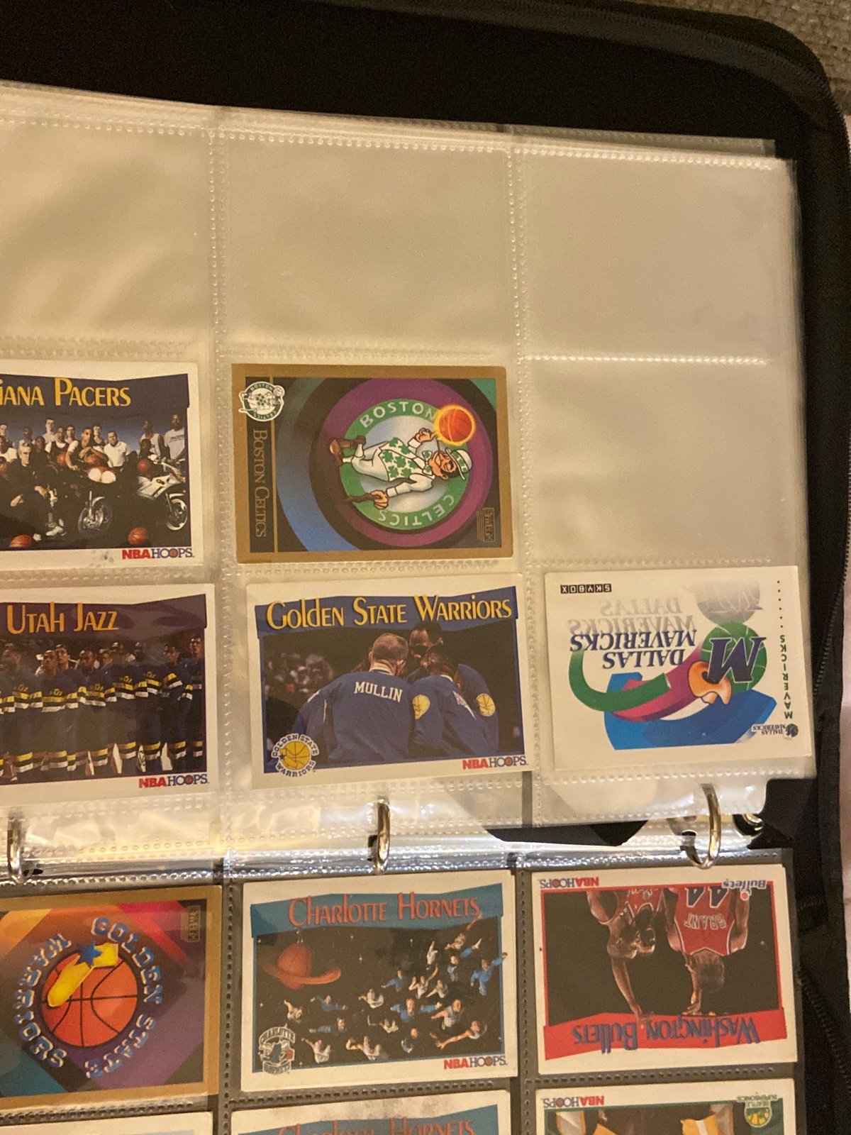 22 card lot of teams includes old teams such as SuperSonics