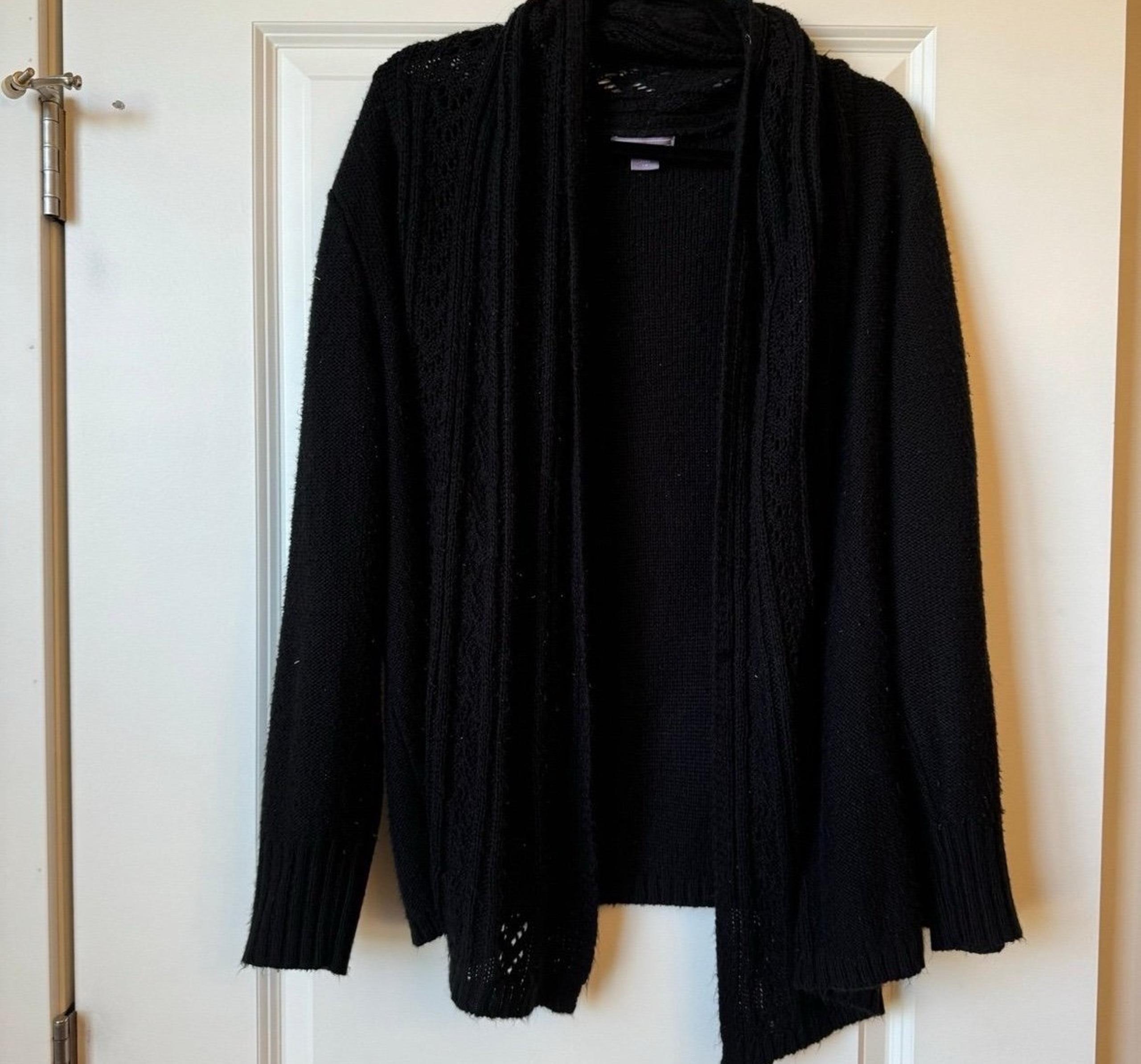 Laura Scott black knit cardigan size large