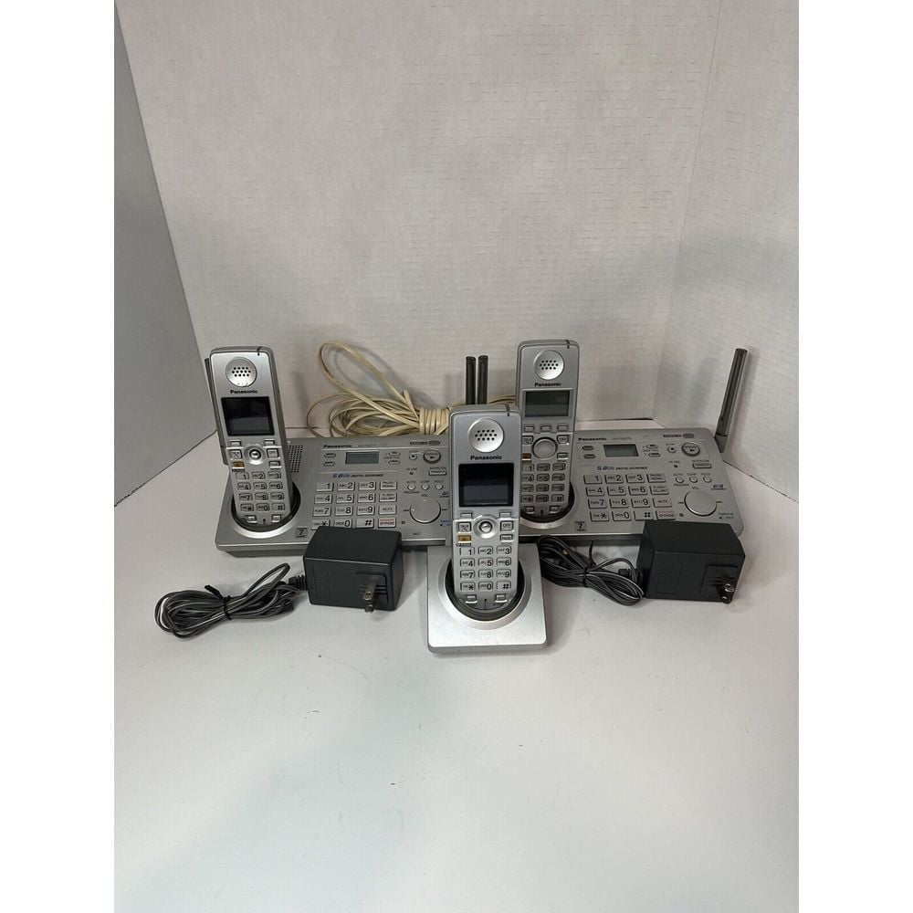 PANASONIC KX-TGA570S & 2 KX-TGA571S HANDSETS KX-TG5776 KX-TG5777 & Base Bundle