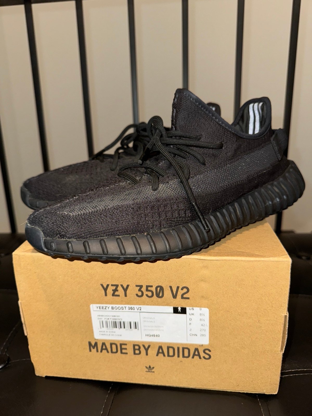 Yeezy Adidas Boost 350 V2 MENS SIZE 9 / WMNS SIZE 10.5