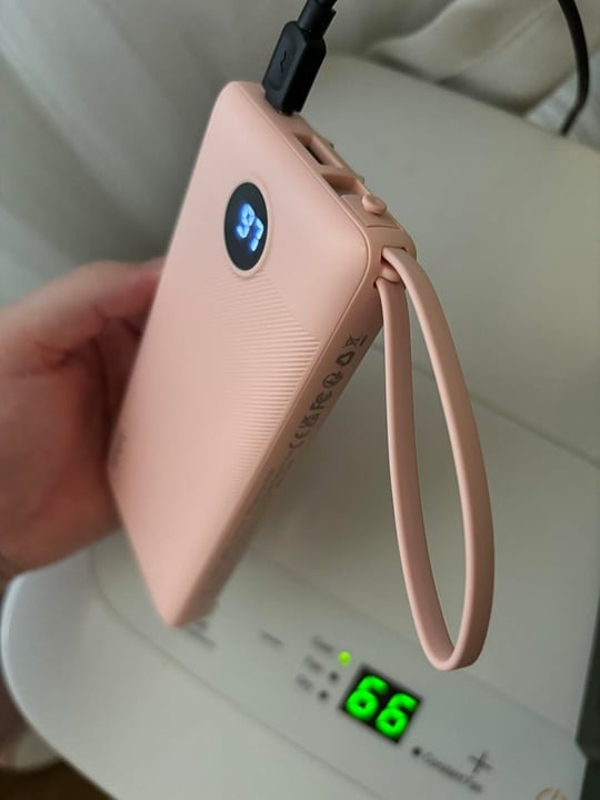 VRURC Portable Charger 10000mAh, Slim LED Display Power Bank, 5 Output 2 Input C