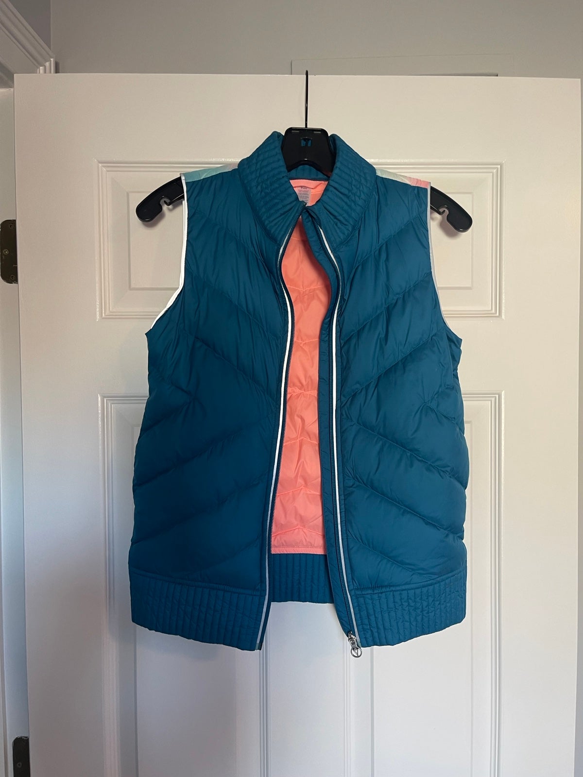 Ivivva (Lululemon for girls) puffer vest. Girls size 12