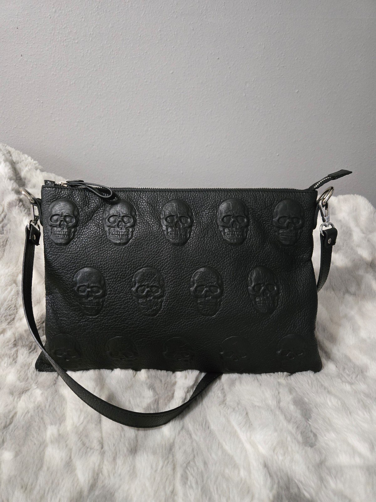 IOpelle Italia leather Skull Embossed Crossbody Bag purse