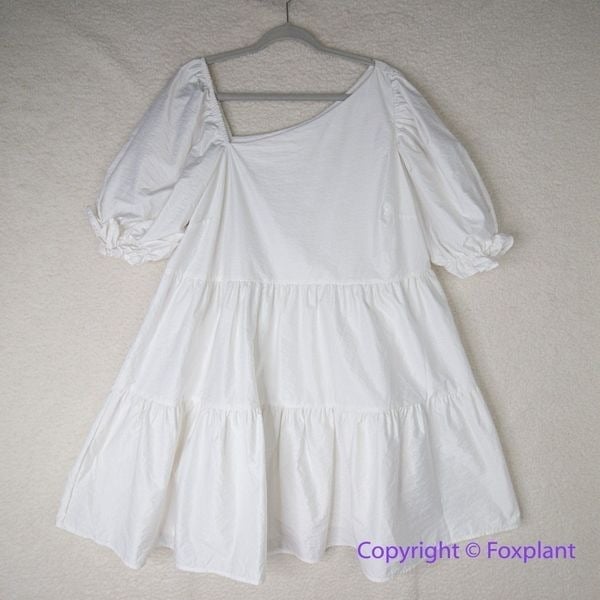 Eloquii ivory asymmetric shoulder bubble short sleeve tiered mini dress, size 18