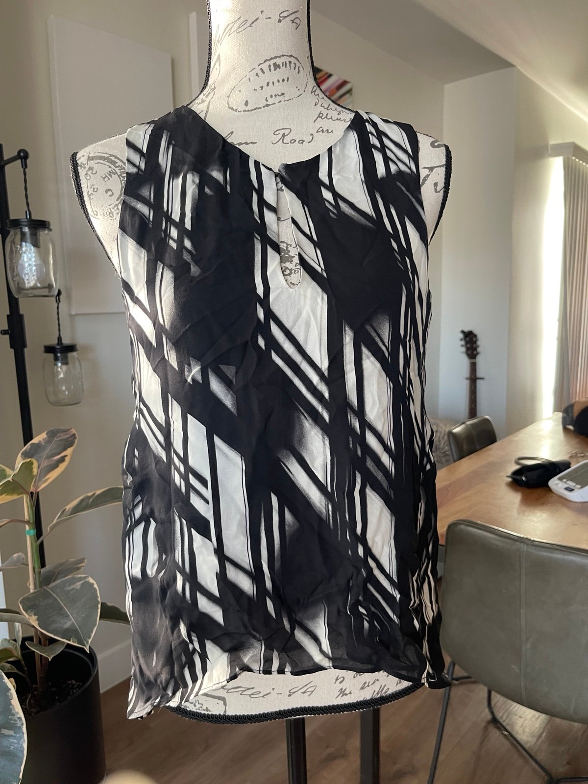 Parker Women’s Black And White Print Sleeveless Tank Top High Low Size Small