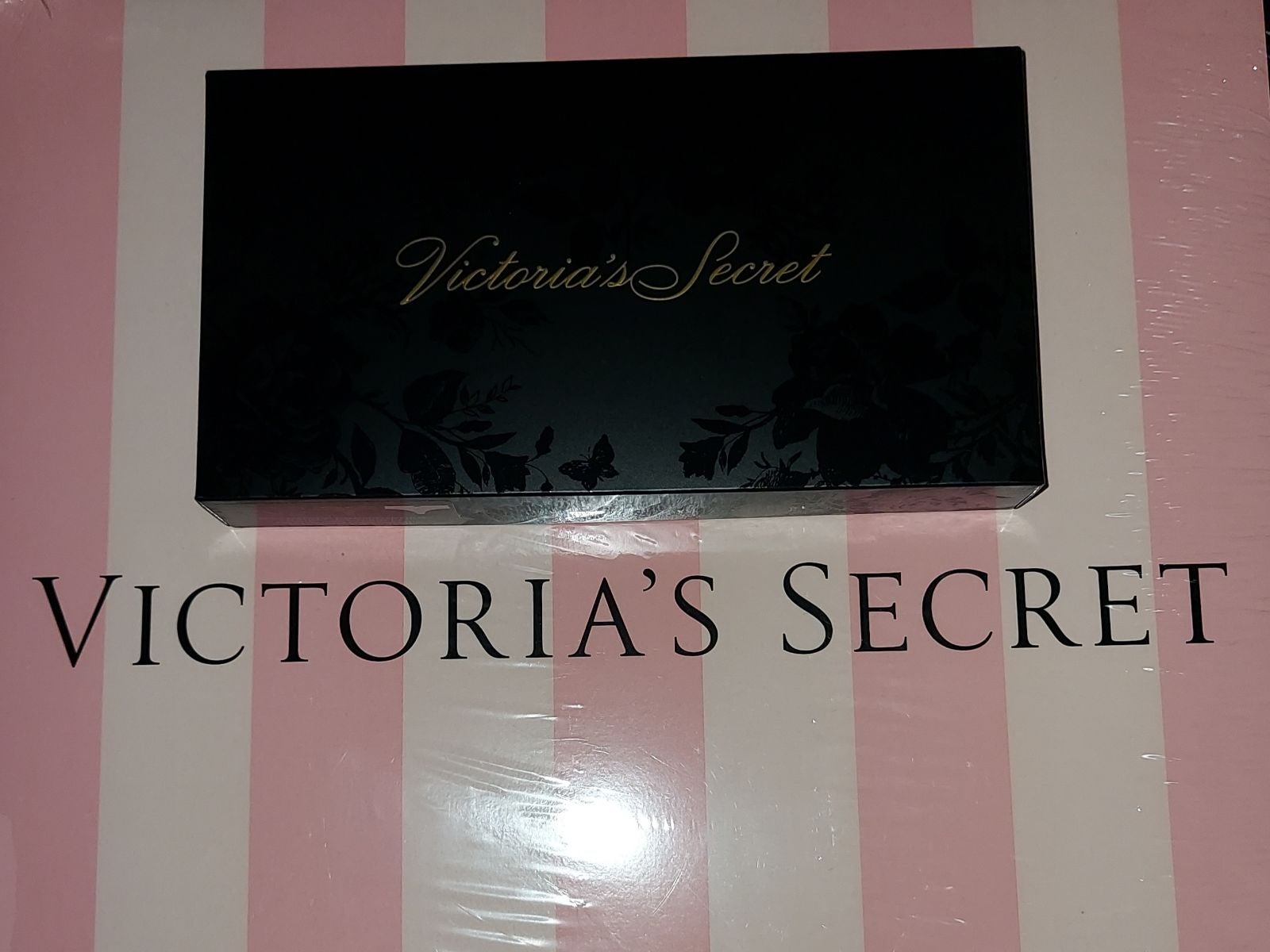 VS satin cheeky set size Medium NIB