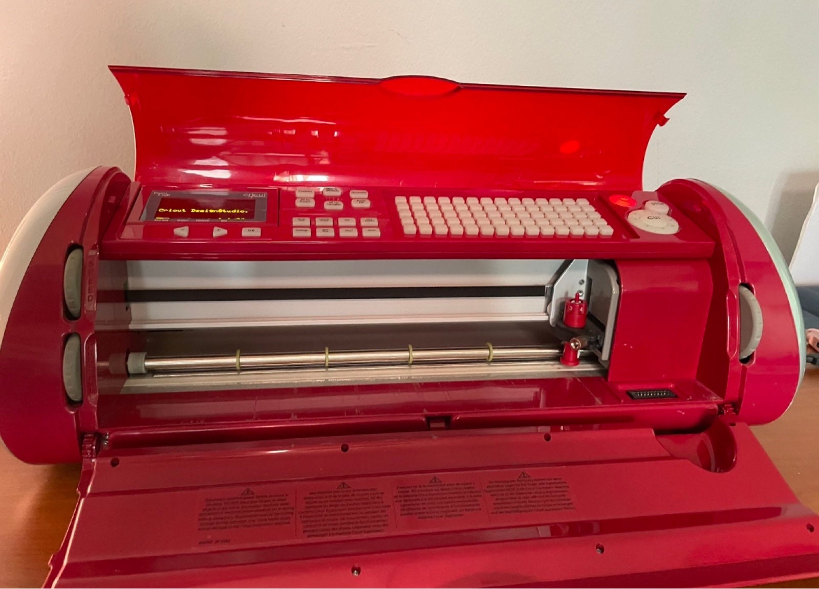 Used Cricut Cake Decorating Full Size Electronic Cutting Machine Red