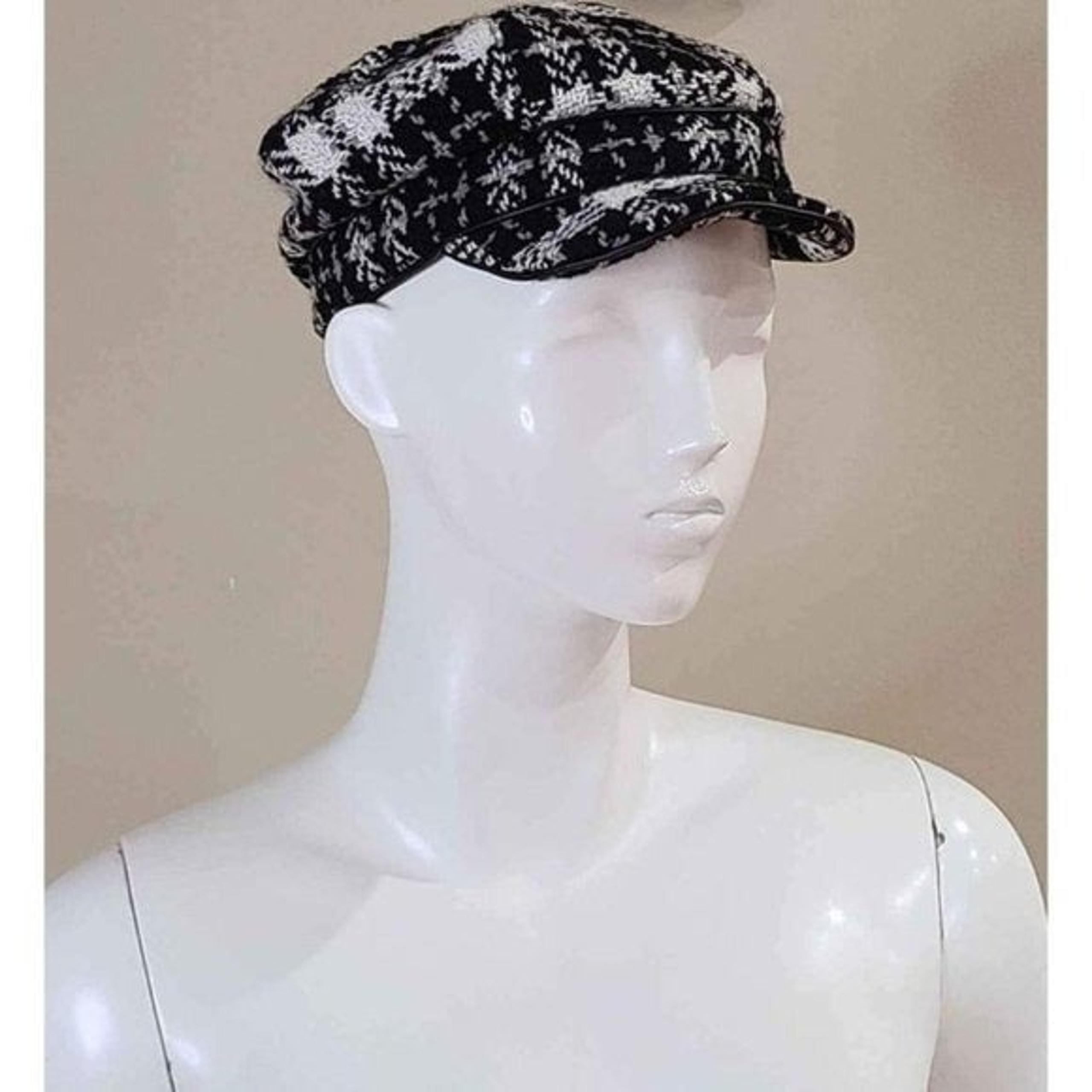 Banana Republic Wool Blend Black White Gray Hat Size S/M