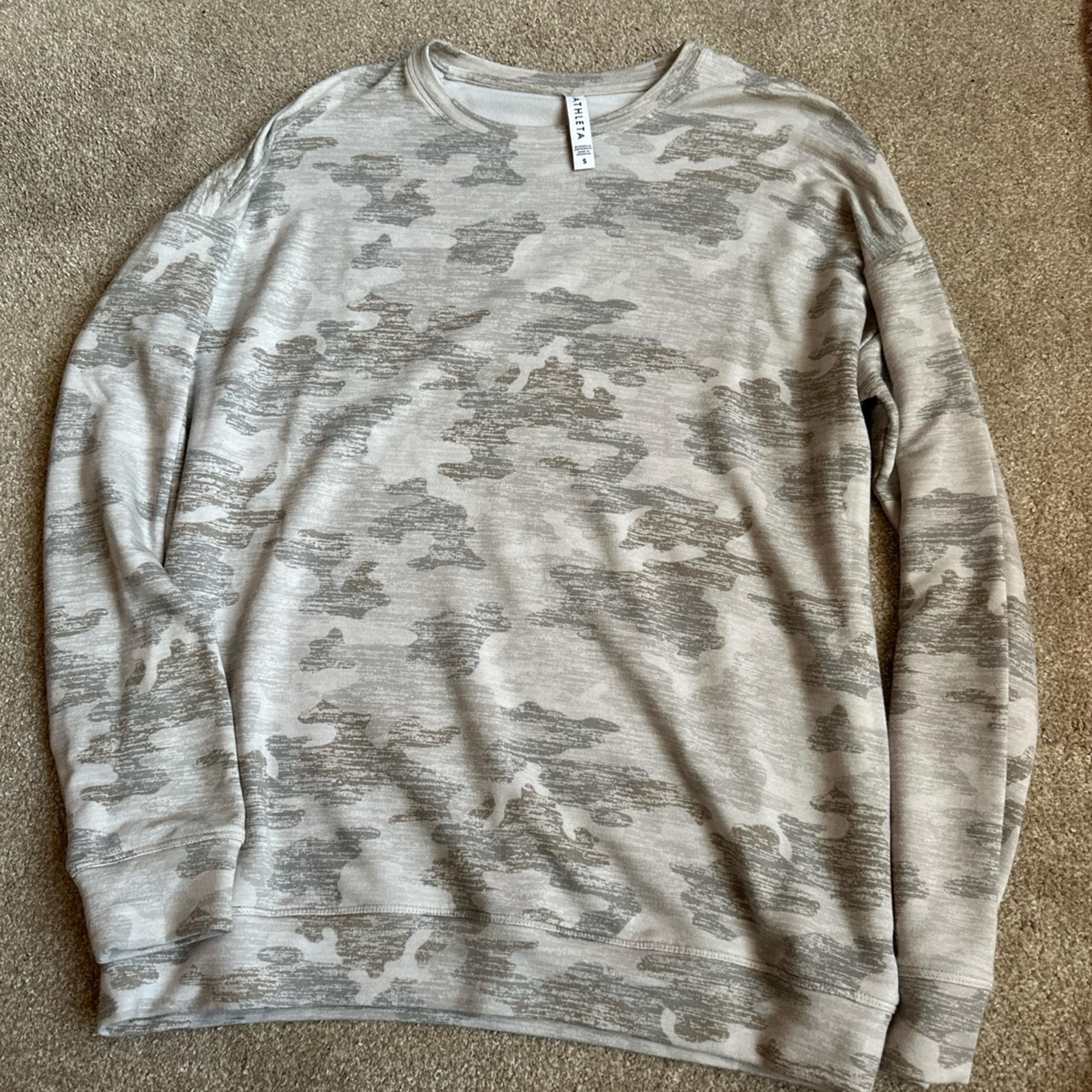 Athleta gray army camo crew neck sweater