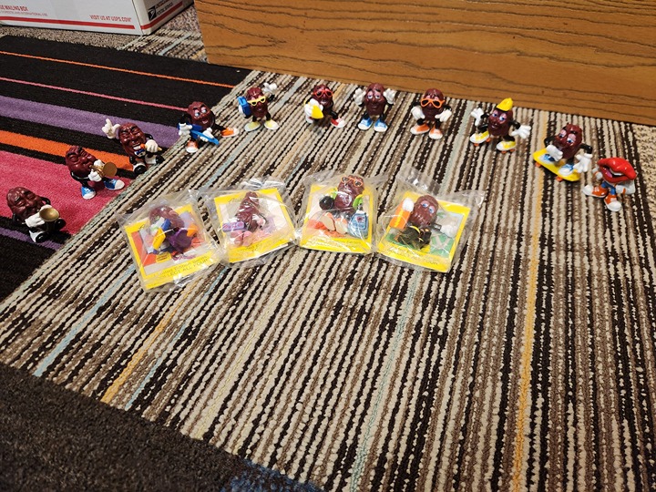 Vintage 1980's lot of 15 California Raisins figures