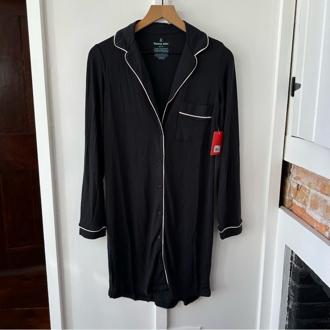TOMMY JOHN black long pajama shirt