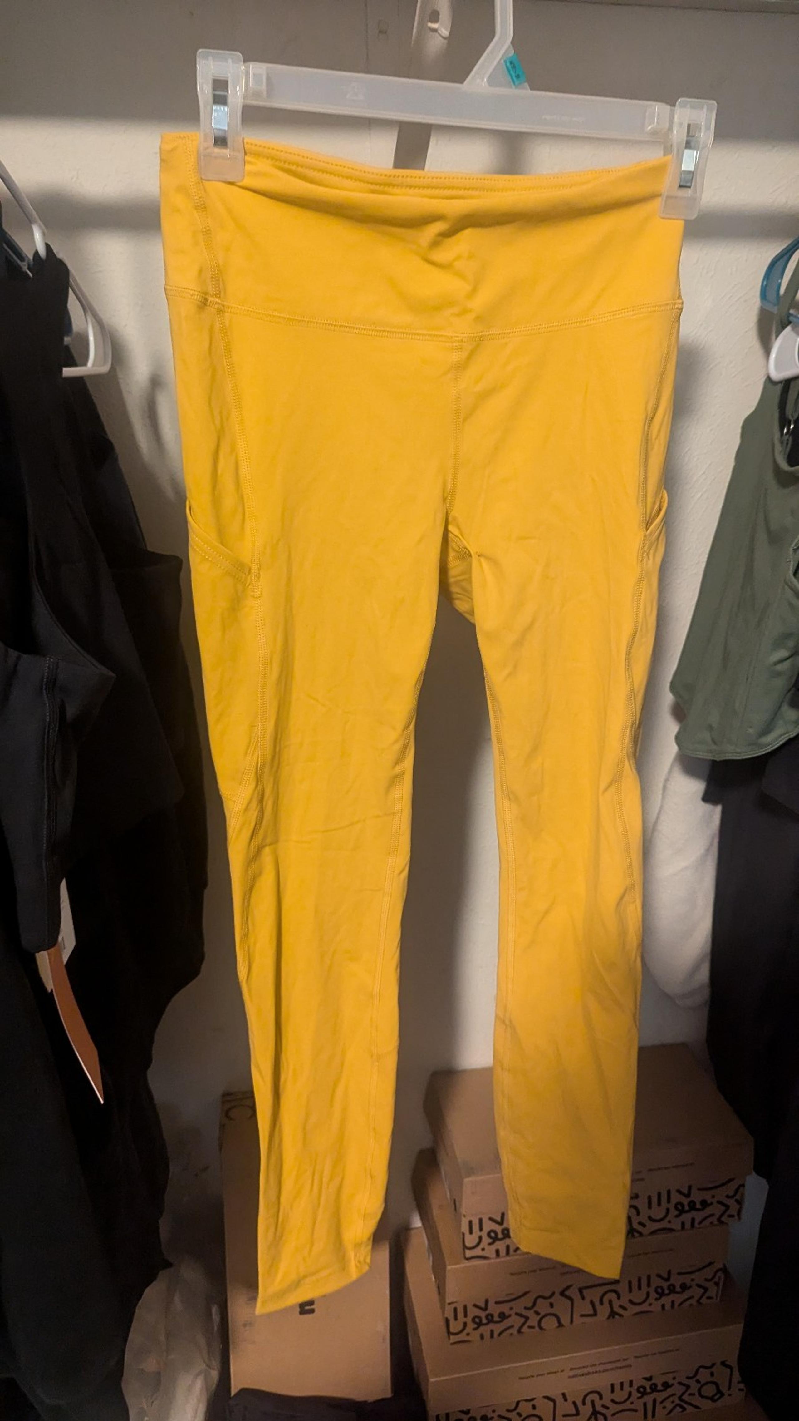 Outdoor Voices athletic leggings size small