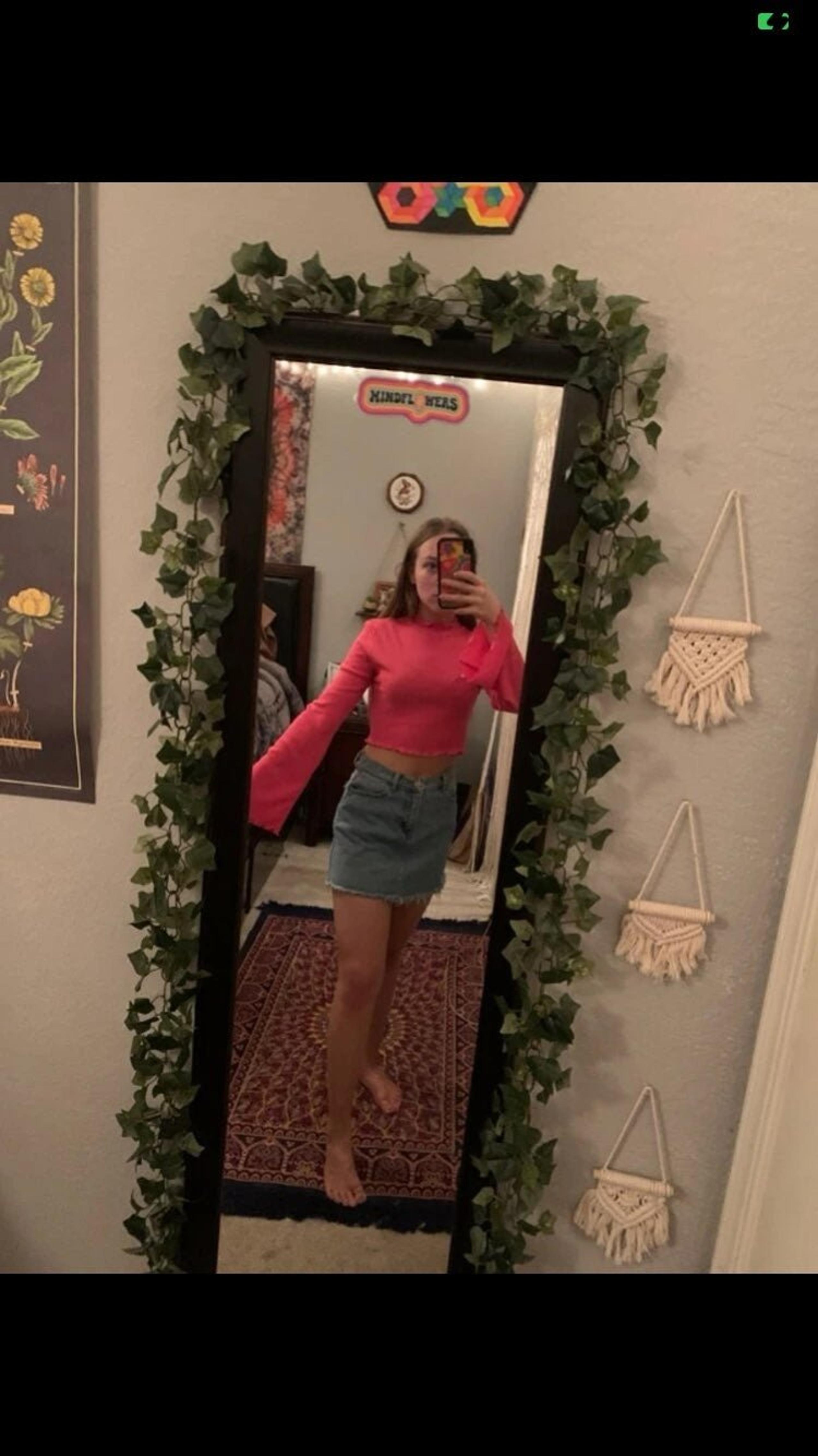 Pink ruffled flowy sleeved shirt