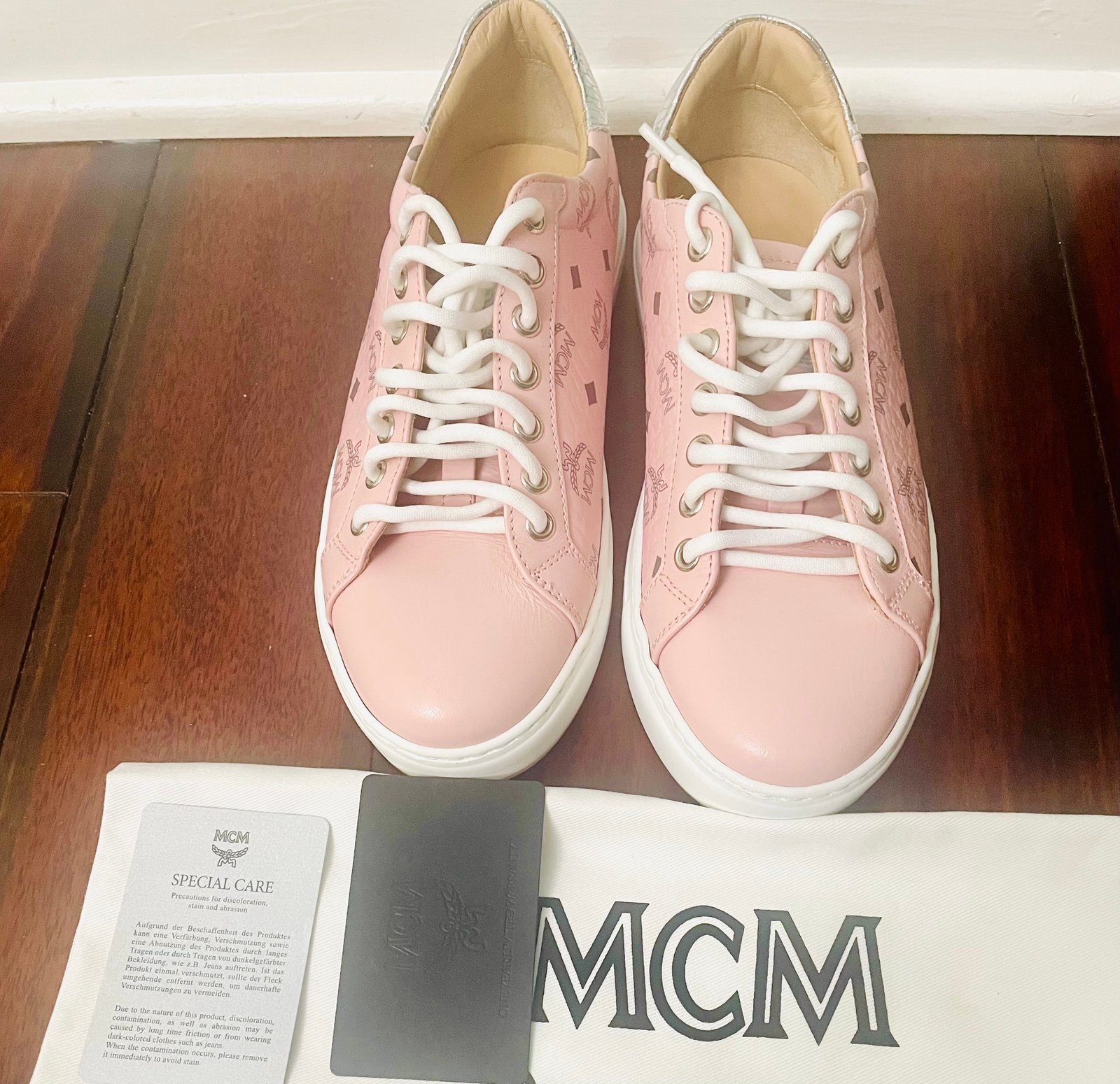 MCM Authentic Women’s Low top Classic Sneakers