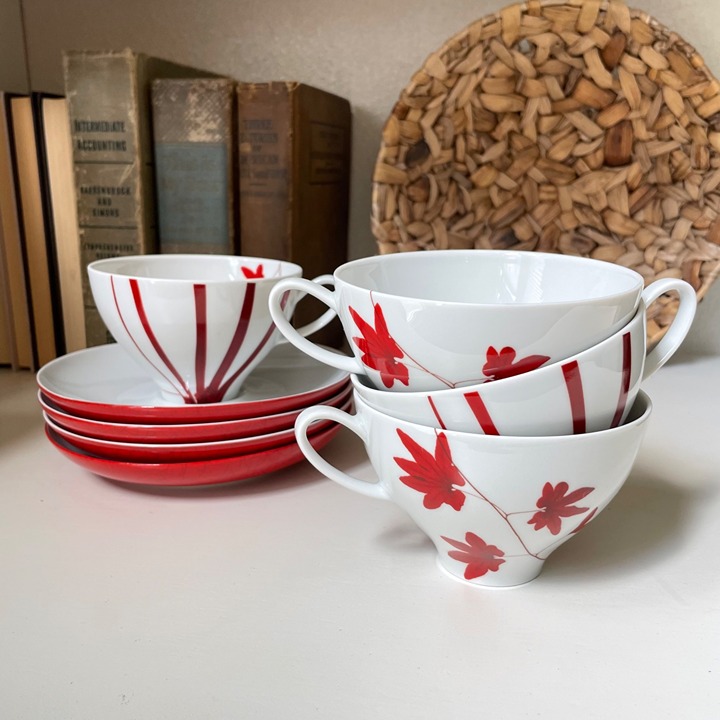 Mikasa Pure Red Flat Cup and Saucer Set Service for Four Porcelain SL 134