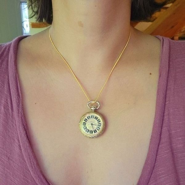 *RARE* Vintage Apollo Scorpion Roman Numerals Dainty Gold Pocket Watch Necklace
