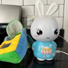 Alilo bunny bilingual (English/Mandarin)