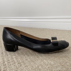 Ferragamo Vara Pumps
