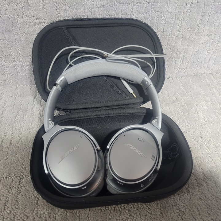 Bose QuietComfort QC 35 Series II Gray Wireless Headphones Noise Cancelling