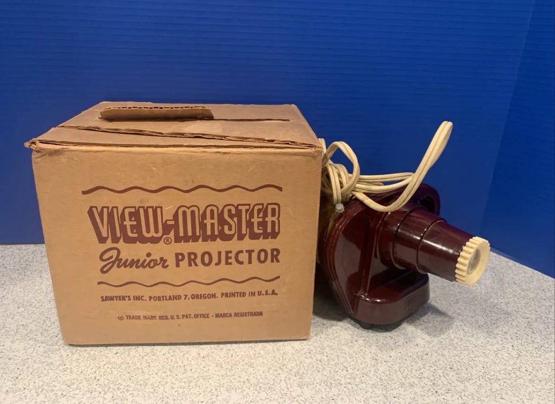 Vintage Sawyer's View-Master Junior Projector 70mm Luma-Ray IOB (V2)