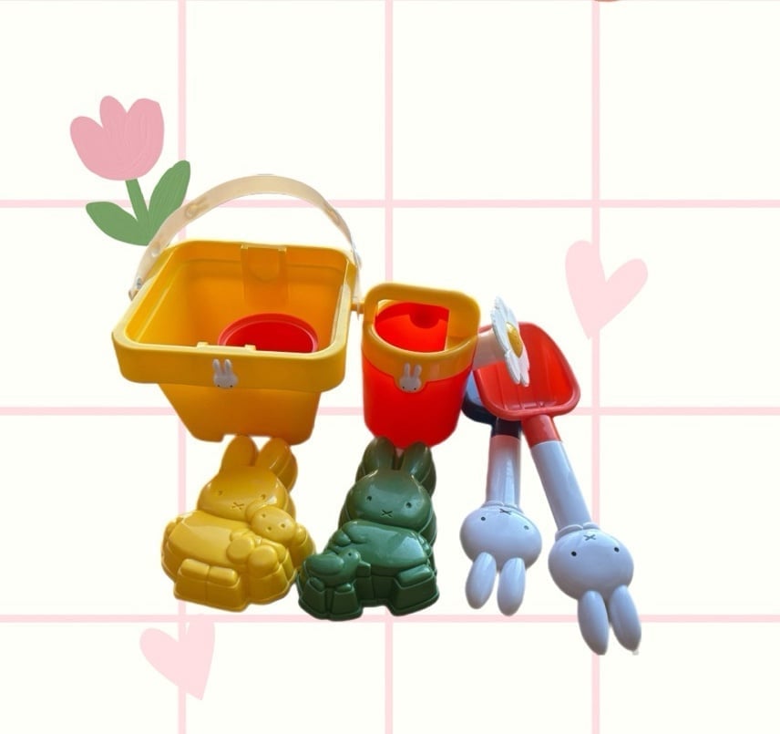 Miffy 7-Piece Sand Play Set
