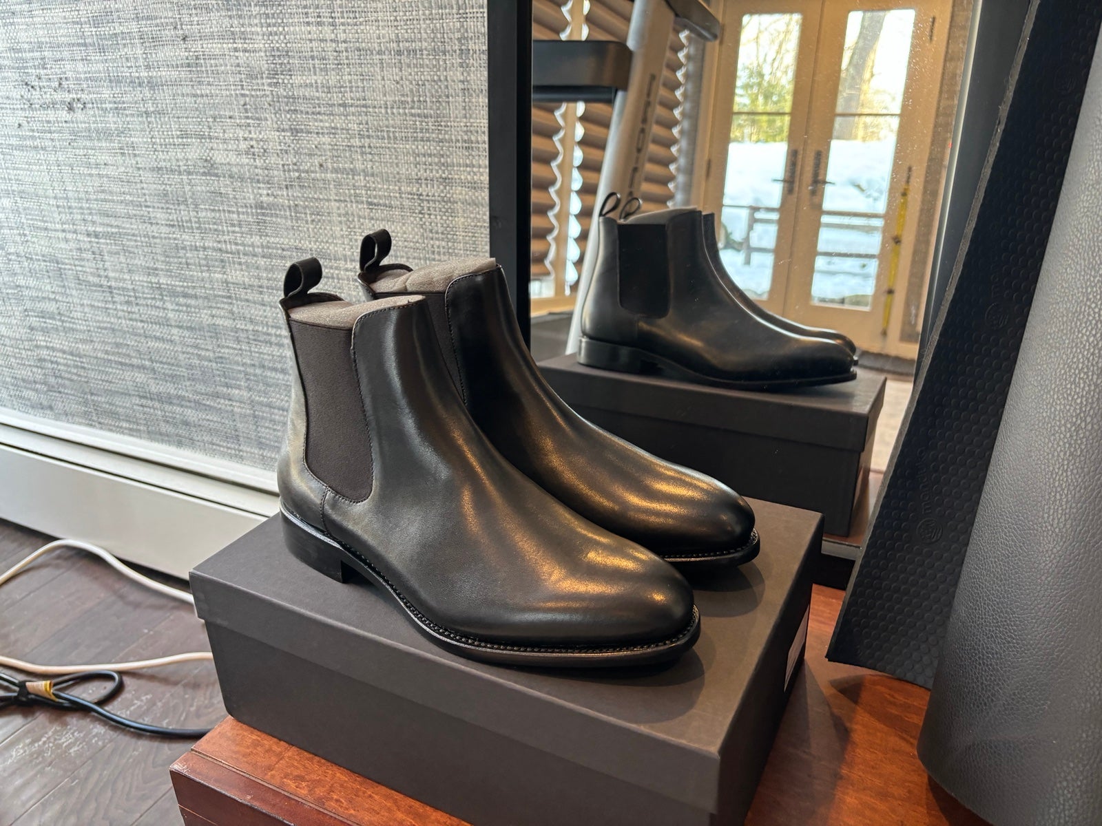 BRAND NEW Sesseben Mens Boots in Size 9