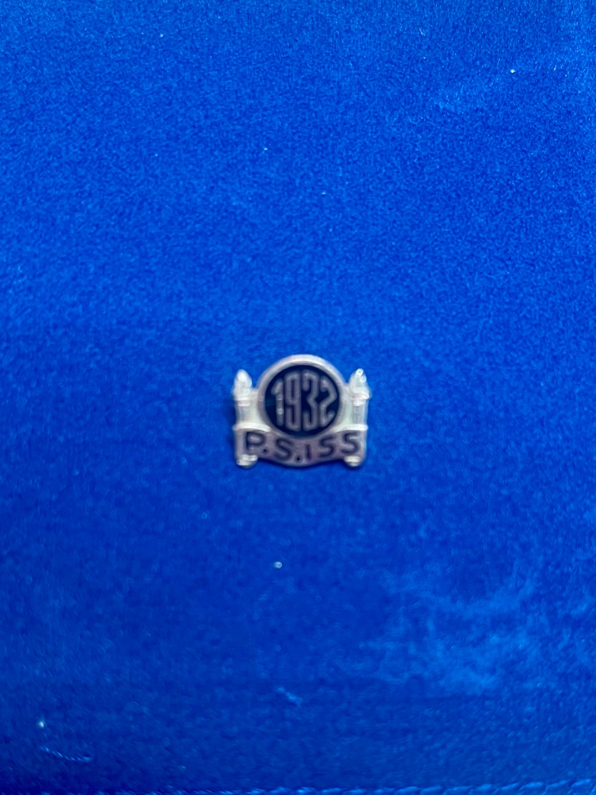 10 karat 1932 class pin