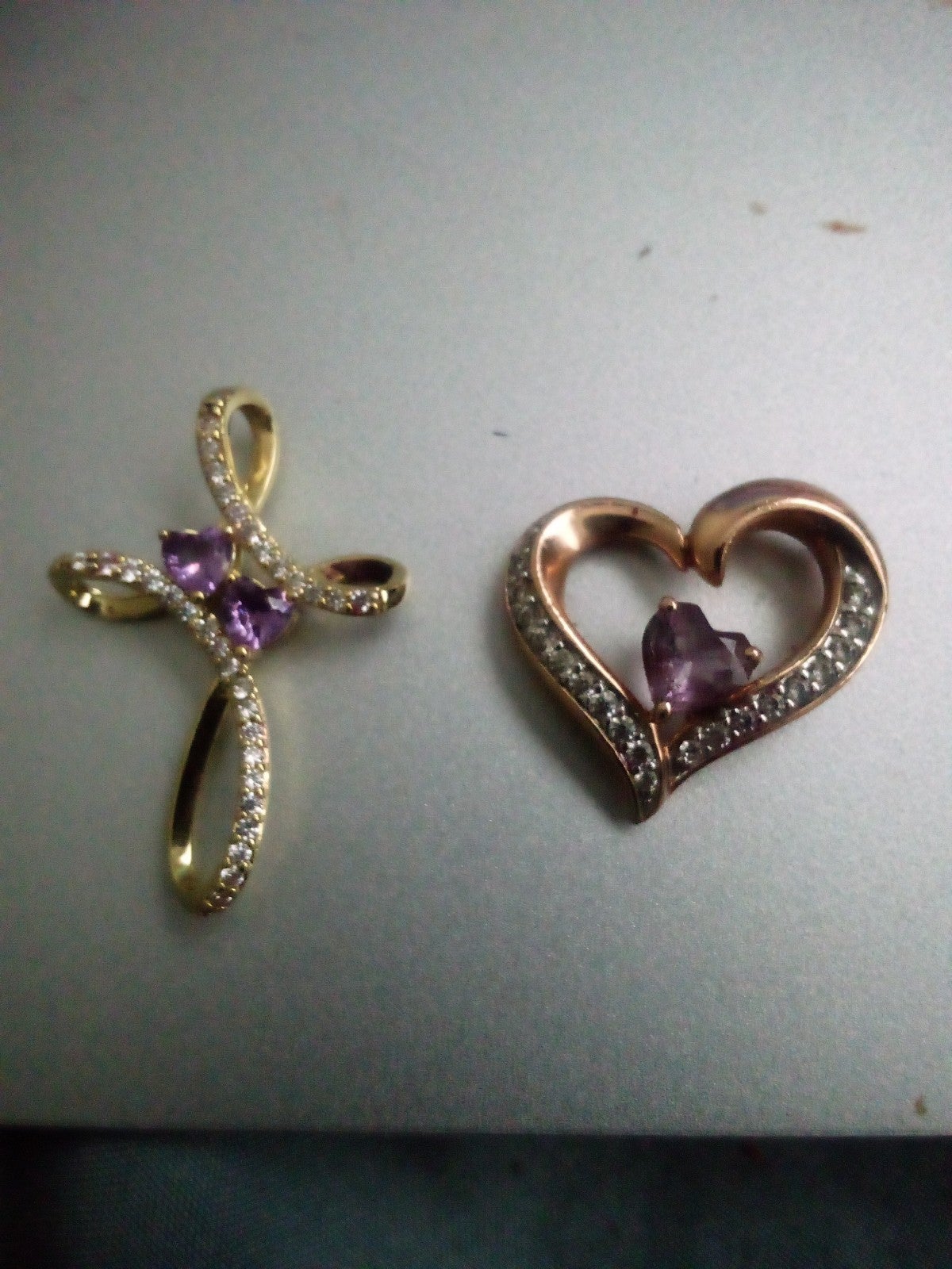Gold pendant set