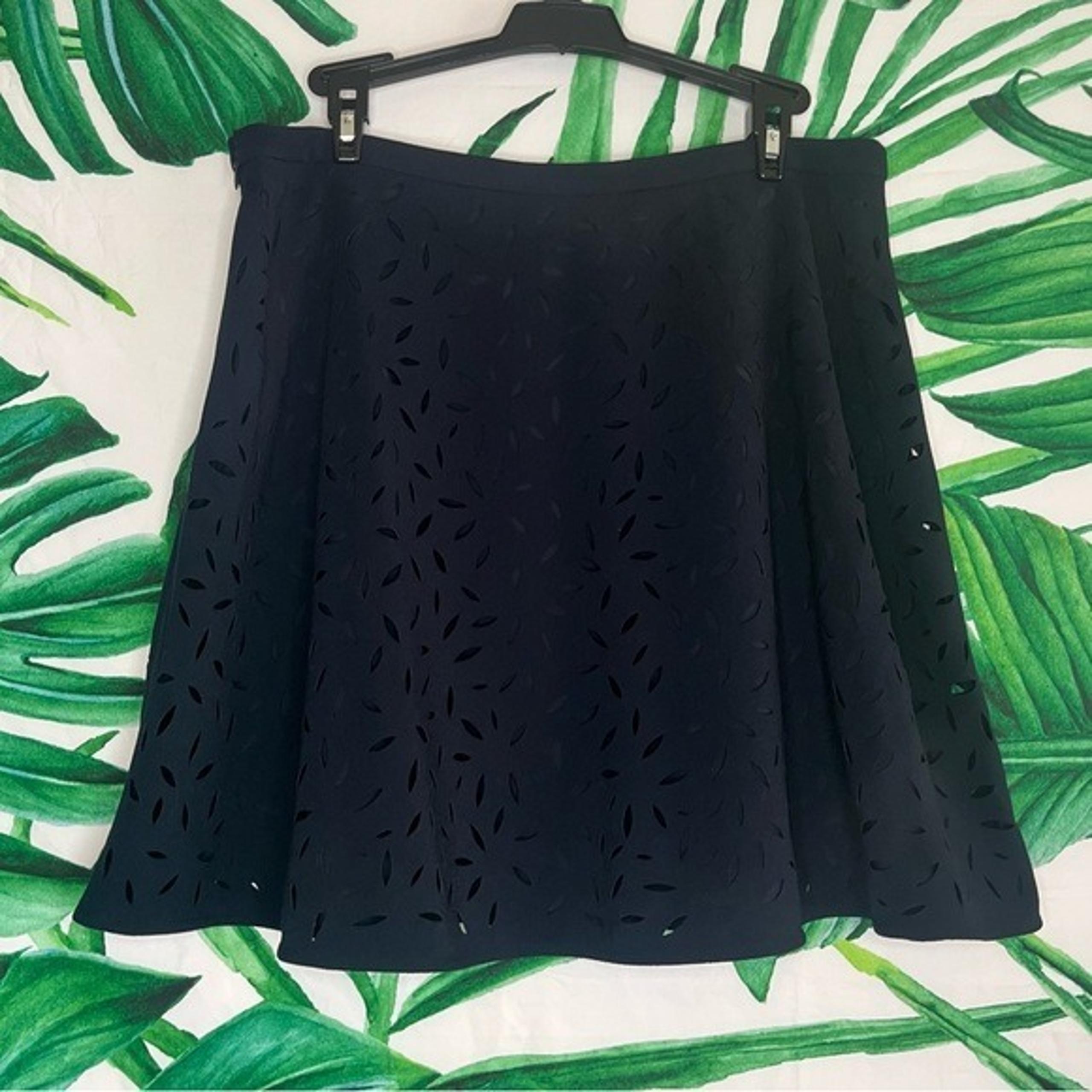Banana Republic 10 Navy Blue Laser Cut Casual Work Church Preppy Skater Skirt